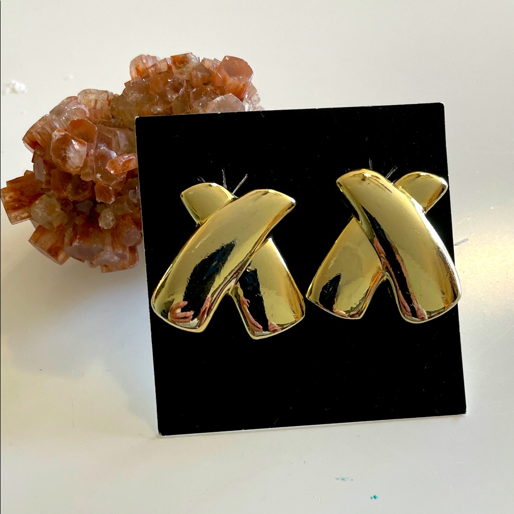 Fancy Gold Tone X Pierced Earrings 980s 22$